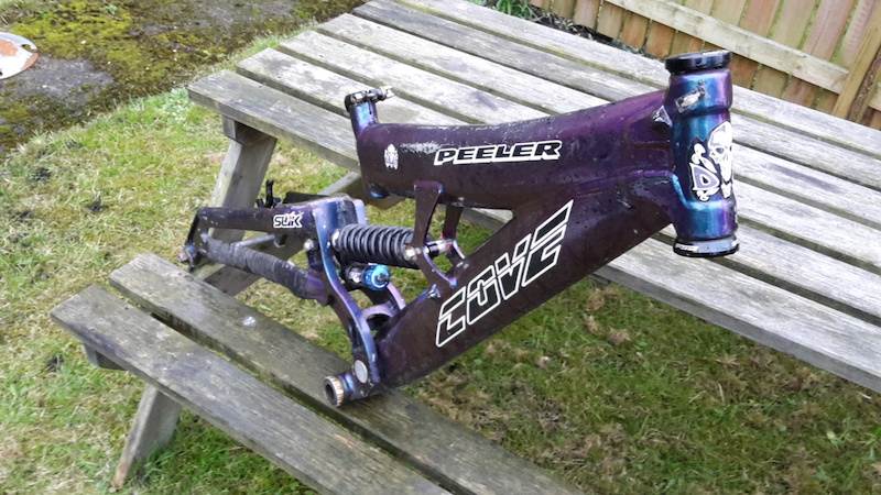 2007 *PRICE DROP* Cove Peeler DH Frame Small
