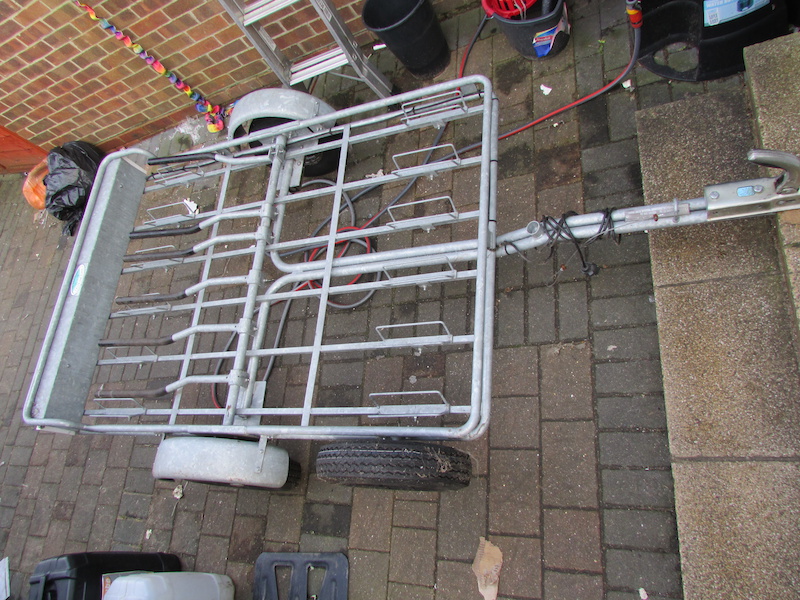 PENDLE 6 BIKE TRAILER For Sale