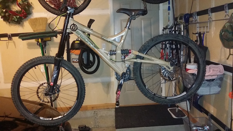 airborne taka downhill bike