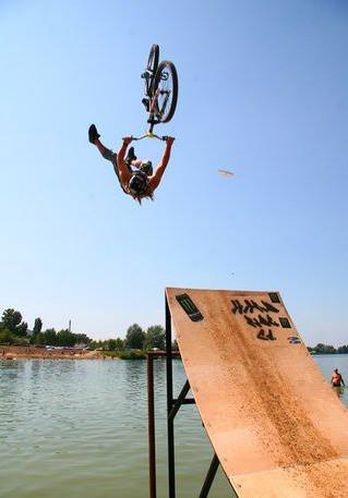 Waterjump contest 2010. Fun.
