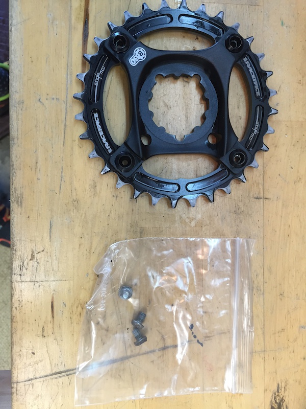 SRAM Spider w/ Raceface Narrow Wide 33T