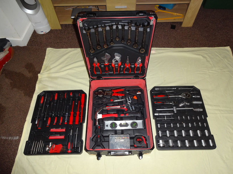 2015 Tool Box Tool Kit 186 Piece Brand New Without Packaging Neve