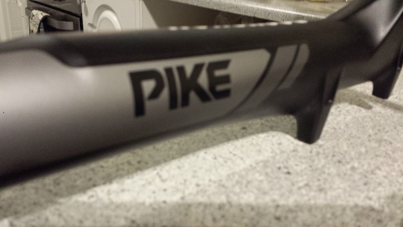 BRAND NEW  -  ROCK SHOX 
Pike RCT3 27,5" Dual Position 160 Tapered  for sale