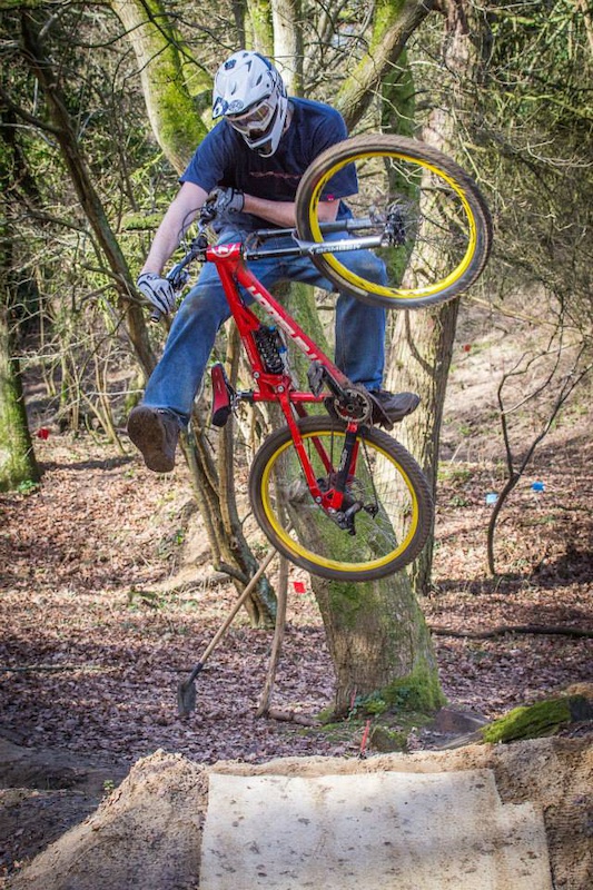 very happy with this photo, dirt jump trick but on my freeride bike.