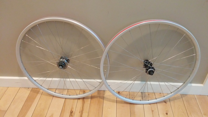 559x20 bike wheel