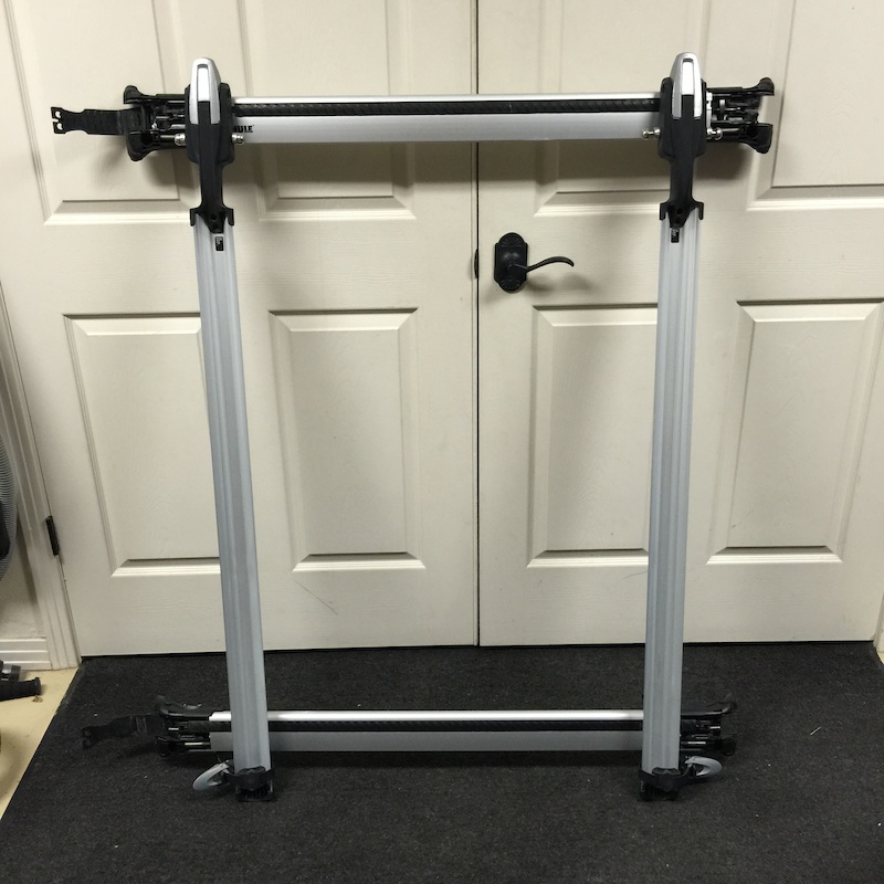 2014 Thule Aero Blades with 2013 Podium trays For Sale