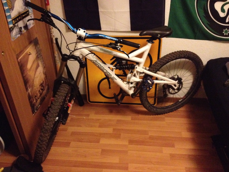 airborne zeppelin mountain bike