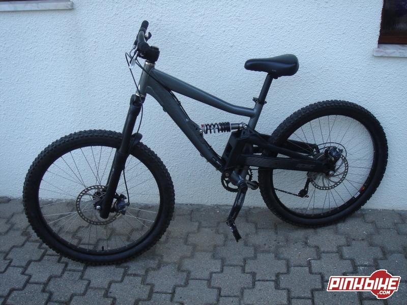 Specialized big hit SPEC at Specialized big hit SPEC in Pena, Portugal