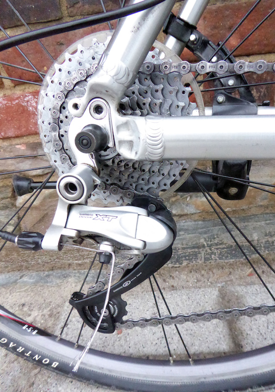 2005 TREK MULTITRACK 7700 HYBRID BIKE 