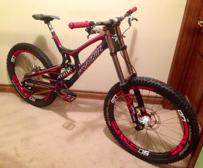 Potato pic but it will do for now. My 2015 DH rig - Santa Cruz v10