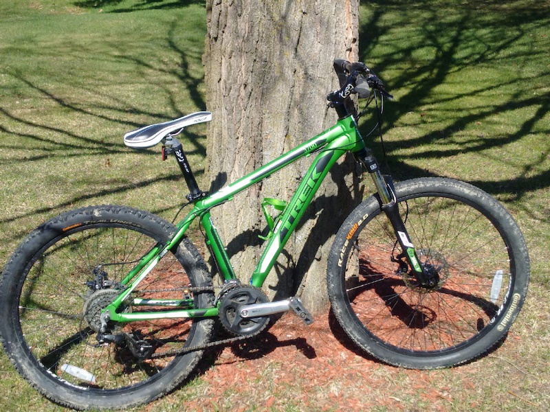 2011 trek 3700