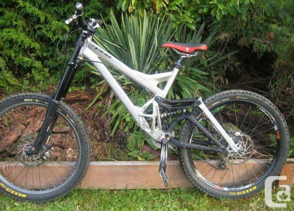 2006 AWESOME MEDIUM SPECIALIZED DEMO 9 PRO FREERIDE DOWNHILL DH B