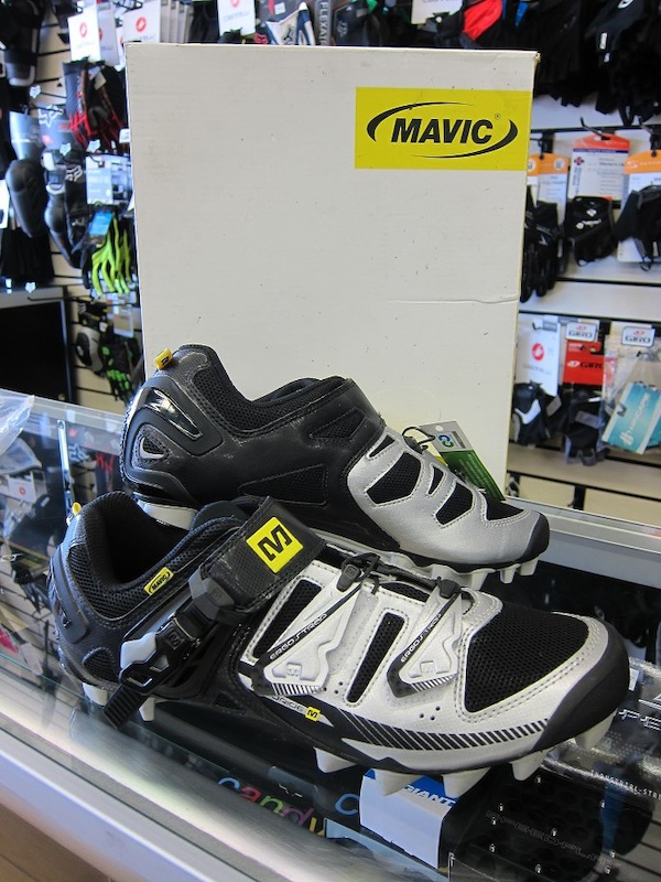 0 Lots of Mavic Shoes: Sizes 9 and 8.5 US