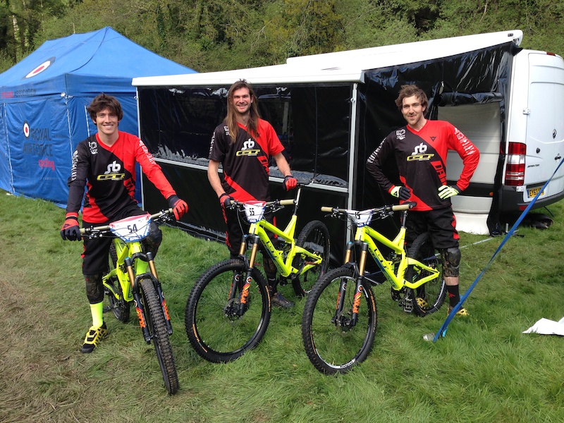 Team SB Gravity GT at round 1 of the UKGE at Triscombe