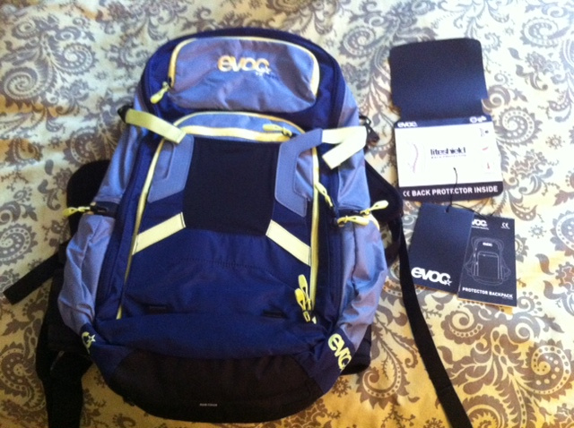 2015 Brand new M/L Evoc FR Trail bag 20L w/ back protector