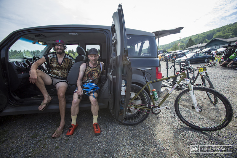 Jesse Quagliaroli and Michael Maggs prepare for their enduro day with a little singlespeed flare.