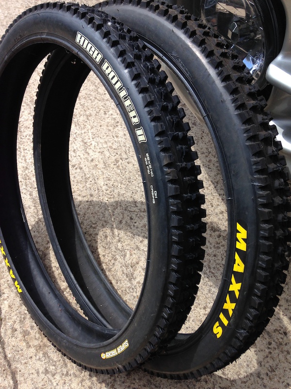 0 Brand new Maxxis High Roller 2's (26