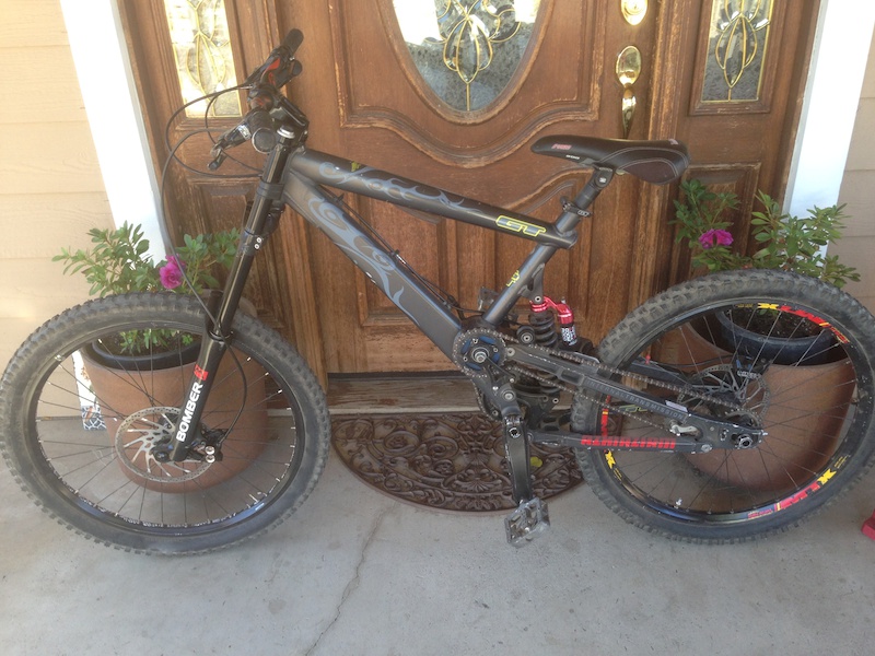 Gt it1 best sale downhill bike