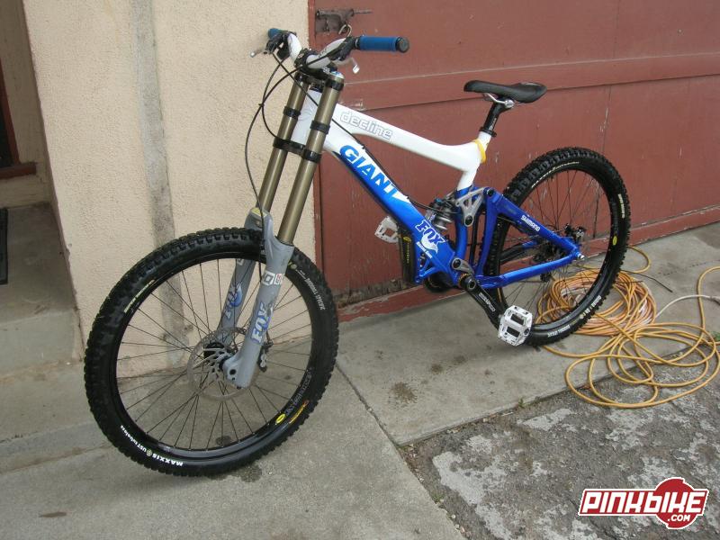 2007 giant glory with new 2007 xtr brake levers and old xt brakes
