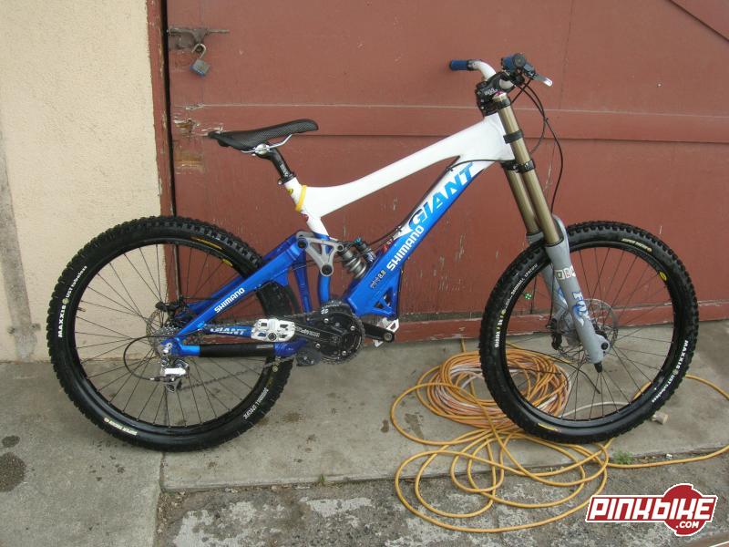 2007 giant glory with new 2007 xtr brake levers and old xt brakes