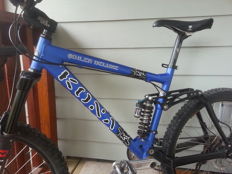 Kona frilly coilair frame