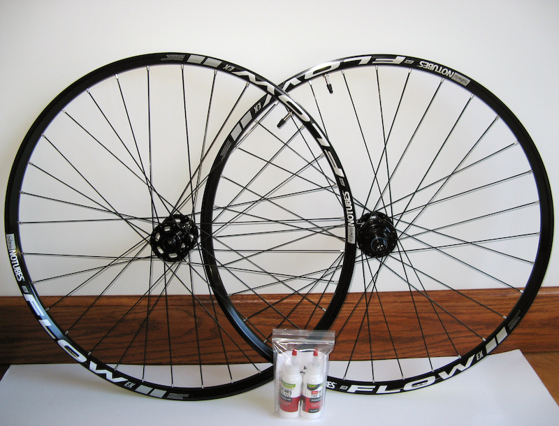 stan's notubes ztr flow ex 29 wheelset