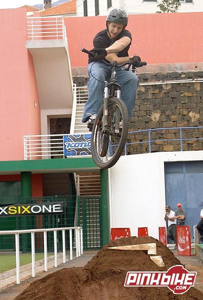 dirt jump. 


photo: António Abreu