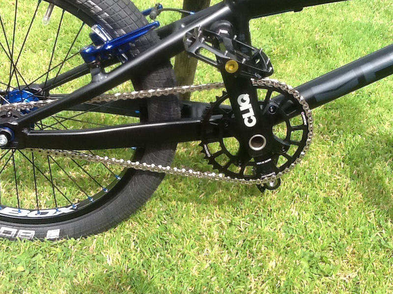 Cliq crack with v12 pedals