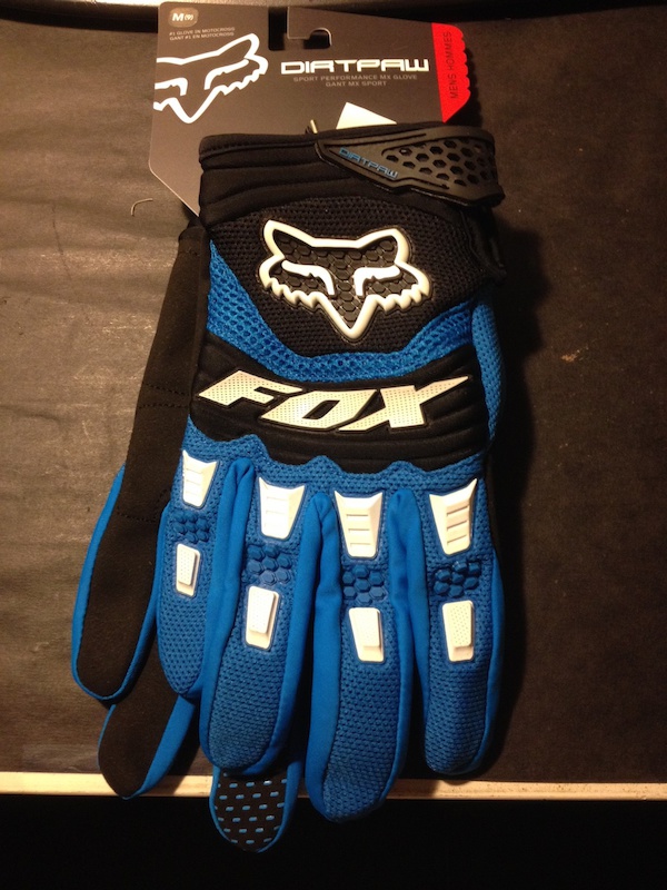 0 *NEW* Fox Dirtpaw Gloves (still in packaging)