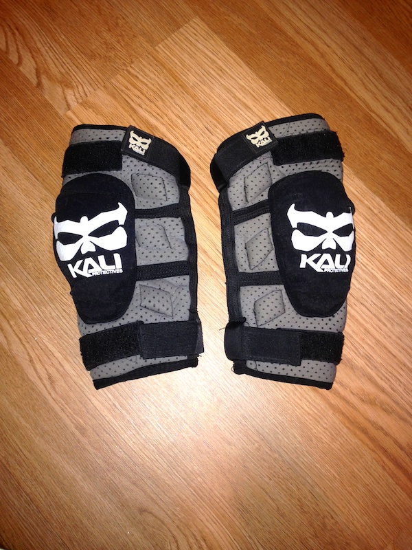 Kali elbow pads adult small For Sale