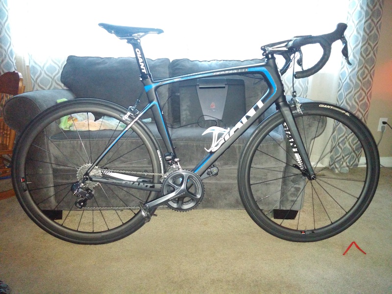 2014 Giant Defy Advanced 0 M/L With extras
