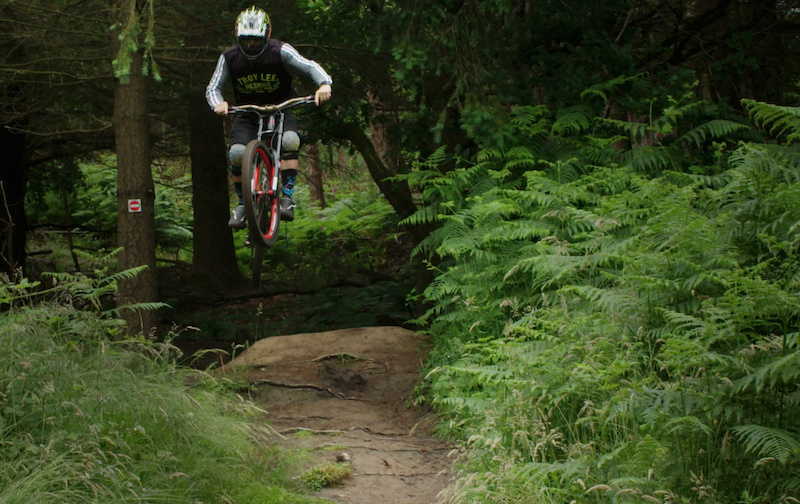 Screen Captures from Halfords cycle ELITE