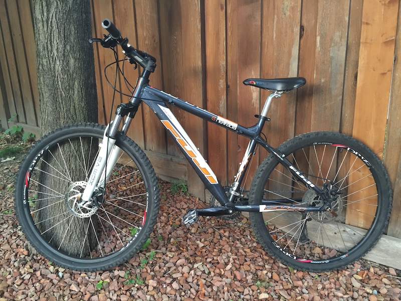 fuji nevada 1.0 hardtail mountain bike