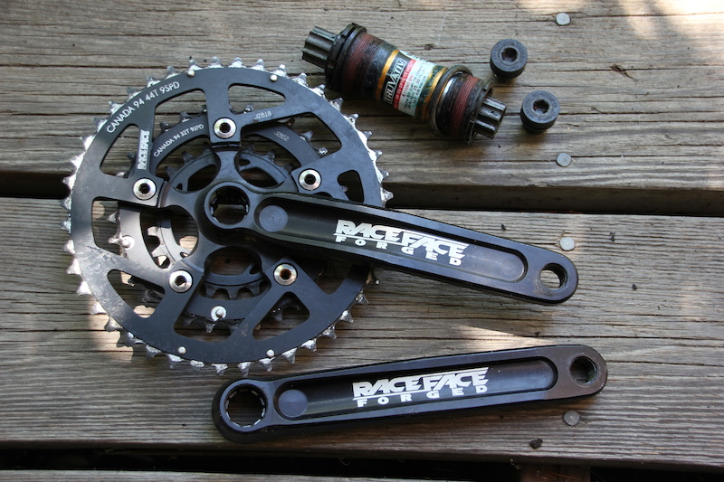 Race Face Turbine LP ISIS Crank/BB set For Sale