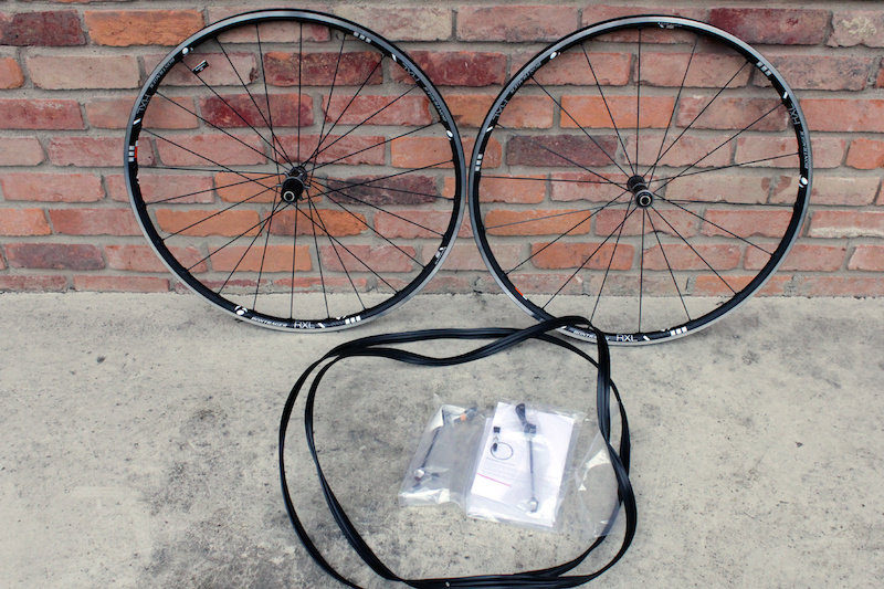 2015 *New* Bontrager RXL TLR Wheelset 