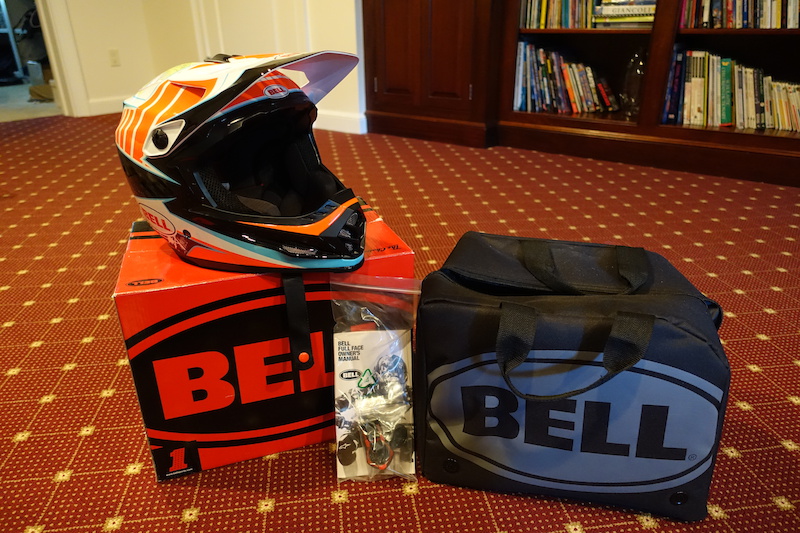 2012 Bell Full 9 Aaron Gwin Edition