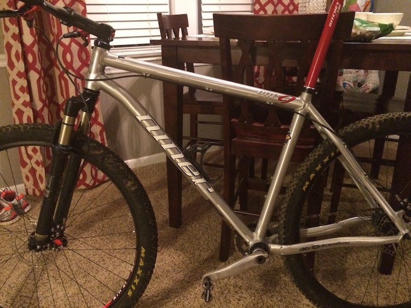 2011 Niner One9 single speed frame + Reba and Carbon rigid fork For Sale