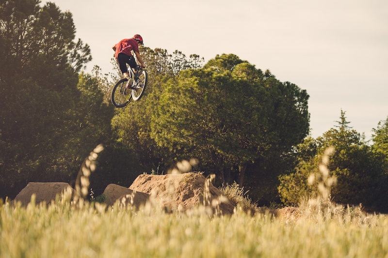 Video: Enduro And Some Dirt With Iago Garay - Pinkbike