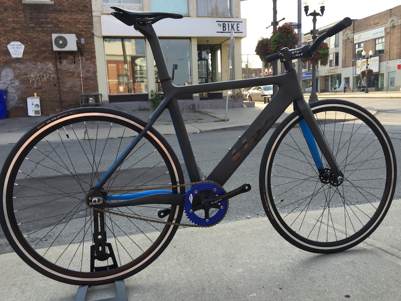 2015 Carbon Fibre Mountain Bike (Flyz MTB 3.0, Large 19”)