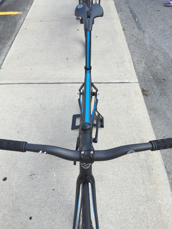 2015 Carbon Fibre Mountain Bike (Flyz MTB 3.0, Large 19”)