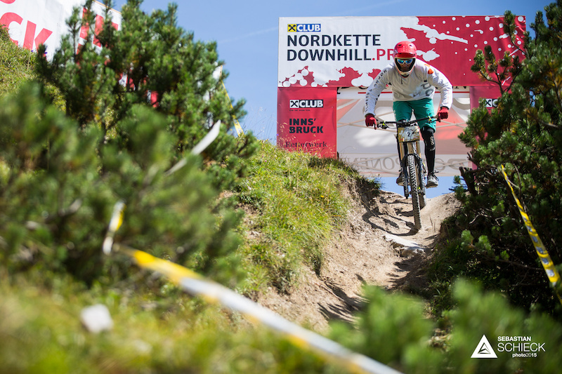 One of the markting slogans of Innsbruck is alpine to urban which describes the Nordkette Singletrail just perfectly. Starting off with a ton of gnarly switchbacks this trail is rather technical with not that many read basically none high speed sections.