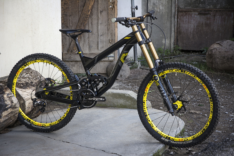 2015 Polygon Collosus DHX Medium For Sale 