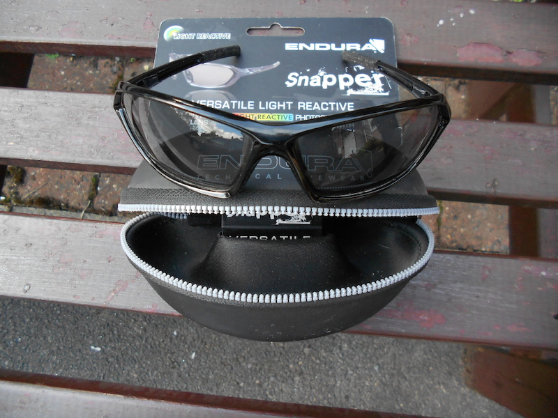 2015 Endura Snapper Glasses,Light reactive New ex demo.