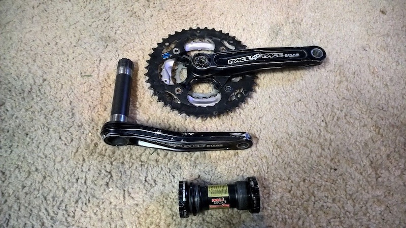 Race Face Atlas Crank Set MTB 22/32/44t w/BB For Sale