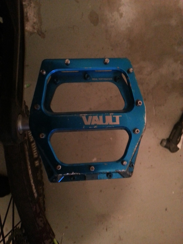 2015 DMR Vault Pedals, blue