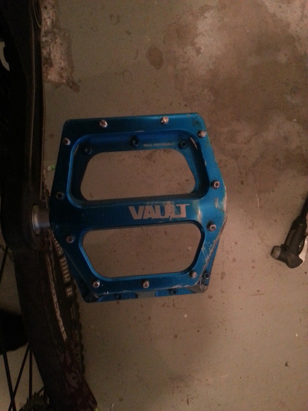 2015 DMR Vault Pedals, blue