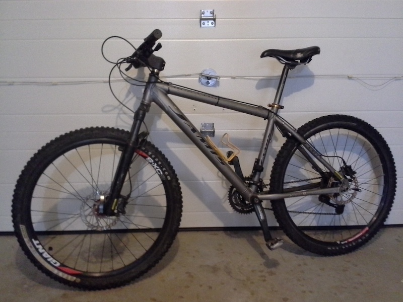 2004 jamis dakar sport