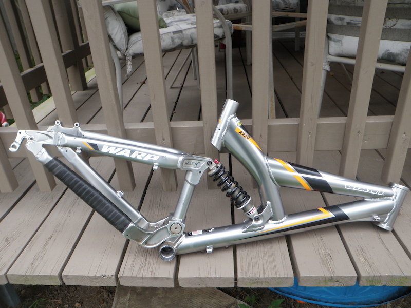 Giant Warp DS1 frame For Sale