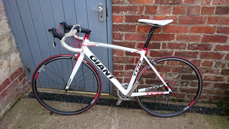 2011 Giant TCR 2 Road Bike Medium For Sale