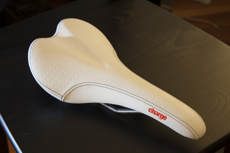 2015 Charge Spoon White Saddle As New